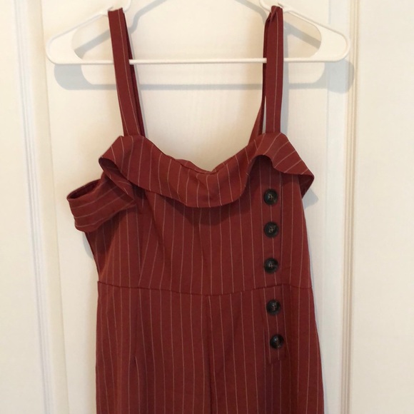 Lulu’s wide leg jumpsuit - Picture 2 of 4